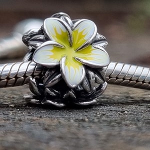 Hibiscus charm pandora - Etsy 日本