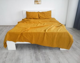 yellow sheets and pillowcases