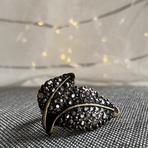 vintage rhinestone leaf ring