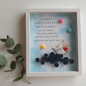 Cornice box con vetro, barchetta e stelline origami, idea regalo, scritte decorative.