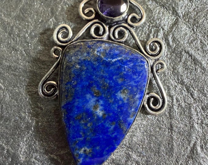 Legion of Nyarlathotep Desert Shade Commander Living Entity Companion "Azrolic", Spirit Vessel Necklace, Tier 3