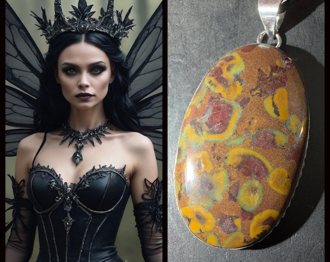 Black Artes Sidhe Queen "Iraloza" (eye-rah-low-zah) Living Entity Companion, Spirit Vessel Necklace, Tier 3