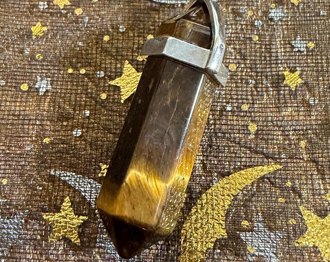 Charisma Charm, Become the Center of Attention in Any Situation!  Enchanted Necklace, BESTSELLER!