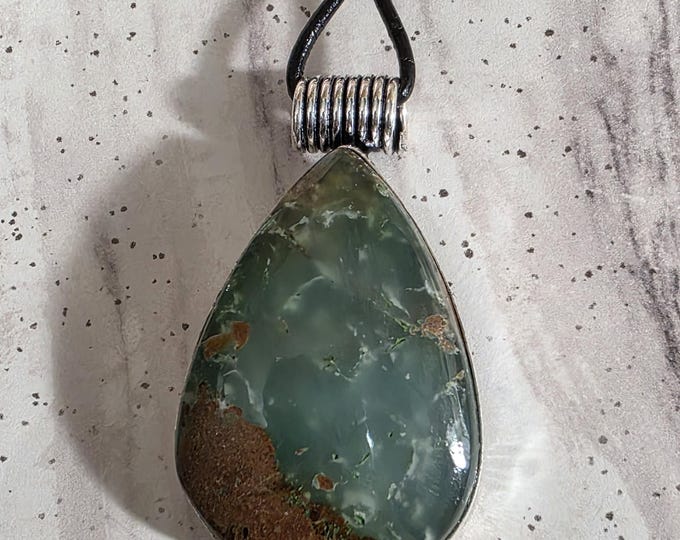 Female Andromedan ET Living Entity Companion "Raxlagra" Spirit Vessel Necklace, Tier 3