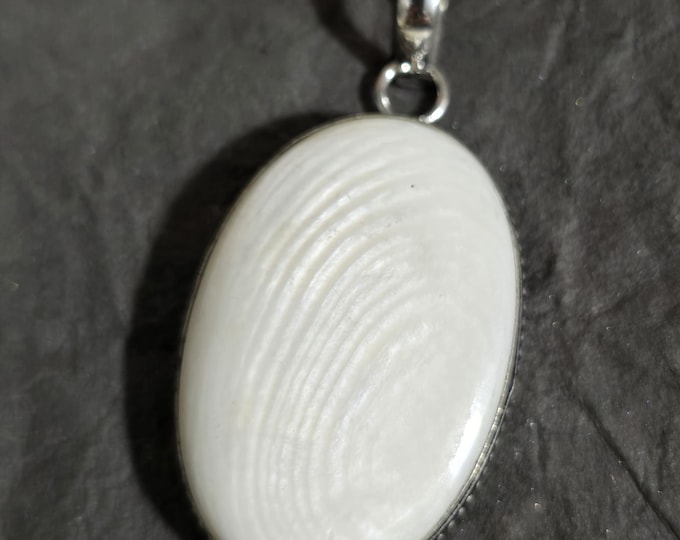 Silver-Plated pendant, empty vessel
