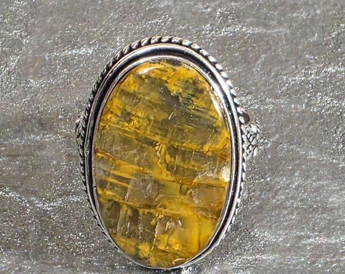 Akara ET Living Entity Companion "Xumryx"(zumm-ricks) Spirit Vessel Ring, Tier 3