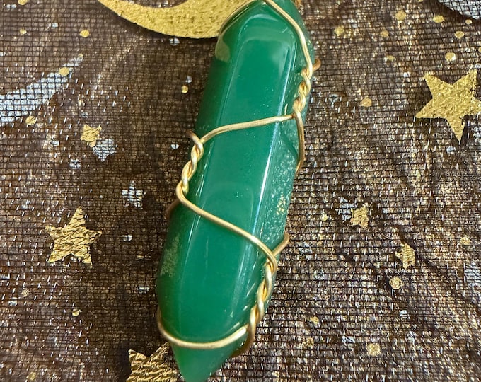 Charisma Charm, Become the Center of Attention in Any Situation!  Enchanted Necklace