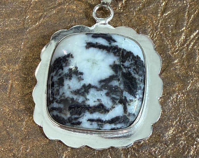 Clauneck Money Spell Talisman, Enchanted Necklace