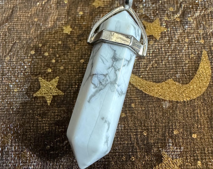 NEW! Charisma Charm, Become the Center of Attention in Any Situation!  Enchanted Necklace