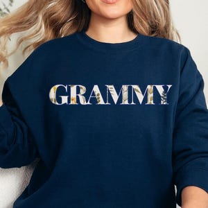 Sudadera con estampado floral de la abuela, regalo para el día de la madre, ropa para mamá, regalo para la nueva abuela, anuncio de embarazo, sudadera bonita, regalo para la abuela