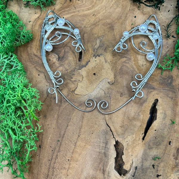 Elf earrings as a pair in silver