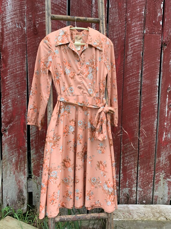 Vintage day dress...for work, worship, whatever.