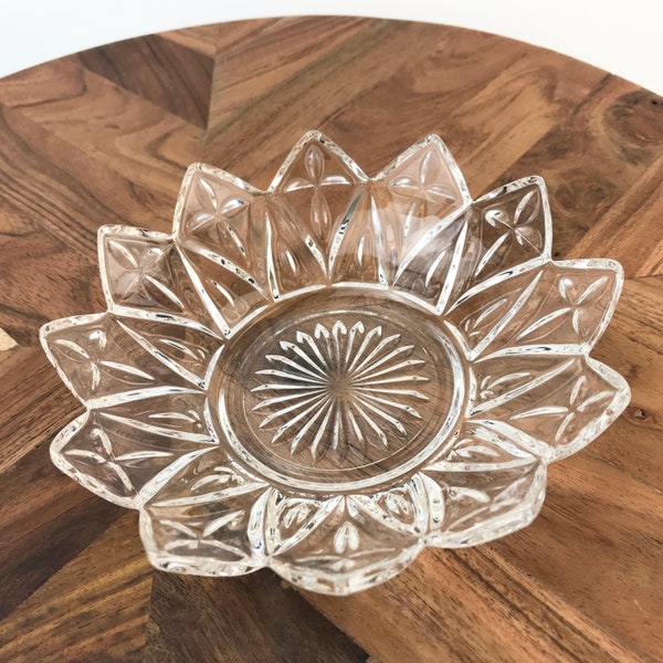 Trinket Dish Ash Tray Federal Glass Starburst Flower Petal