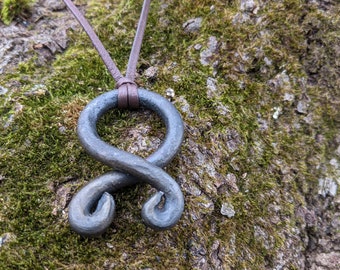Viking Troll Cross Hand gesmeed ijzer rustieke ketting