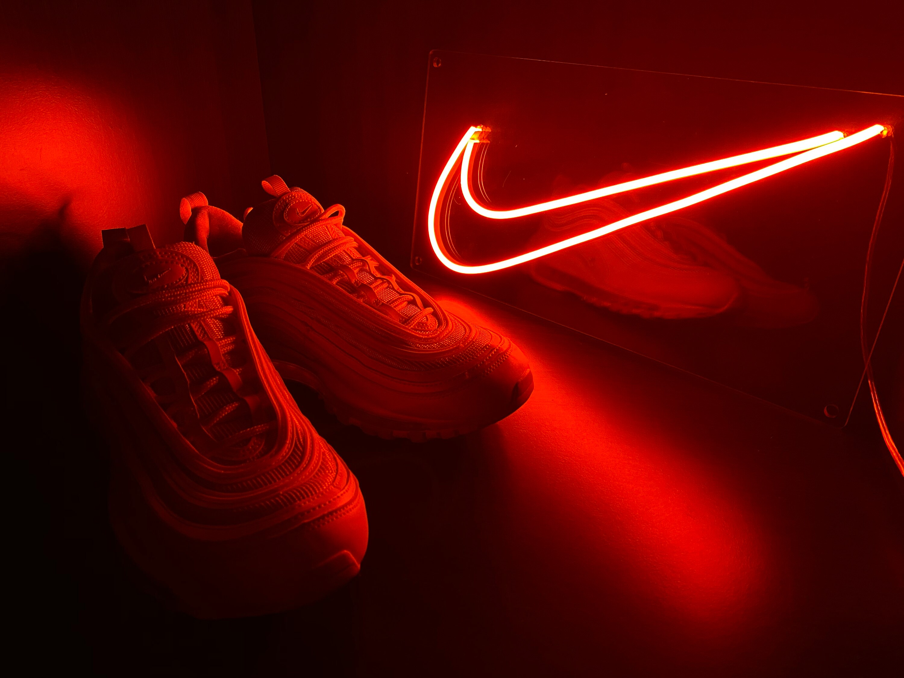 nike with lights on bottom