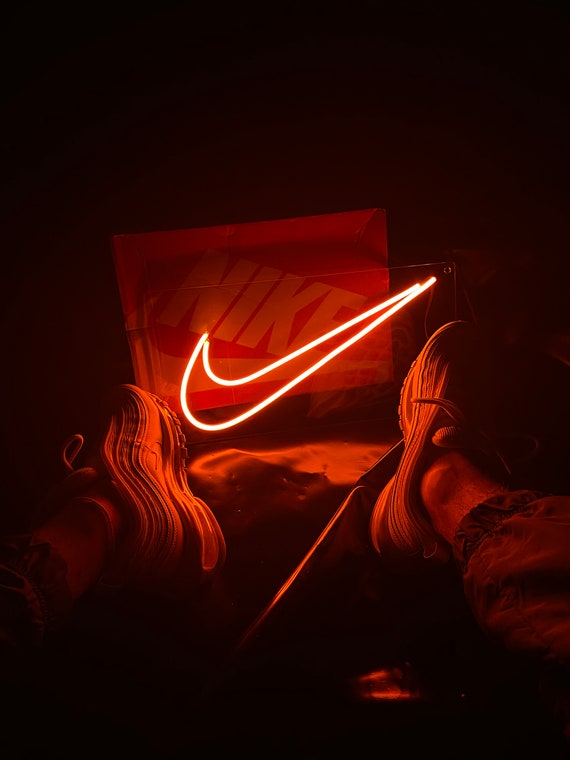 Mirar furtivamente naranja dorado Nike Neon Sign Personalizar regalo Interior de neón - Etsy España