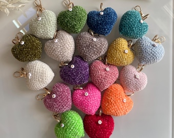 VELVET HEART Crocheted carabiner keychain