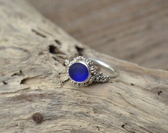 Deep blue lapis lazuli shield ring oxidized and textured silver ring with granulation