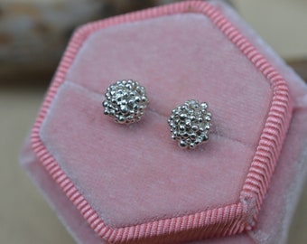 Small stud earrings with granulation