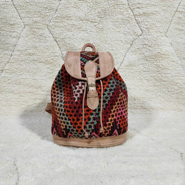 Moroccan Genuine Leather Kilim Bag. Sac à dos avec Kilim , BOHO Vintage BagPack , Leather Bag pack , leather moroccan handmade Bags