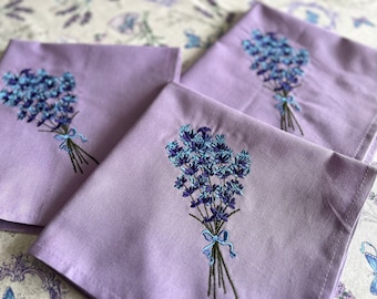 Tovaglioli di cotone ricamati color lavanda, set da 3: decorazione floreale per la cucina
