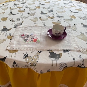 Easter Tablecloth, Round Cotton Tablecloth, Funny hens Tablecloth, Whimsical Farmyard-themed Table linen, Quirky hen pattern Tablecloth