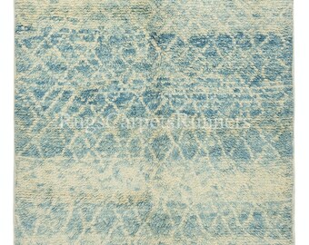Custom Moroccan Berber Handmade Rug Made of 100% Wool. Modern Tulu Carpet in Light Blue and Cream Colors. NT3