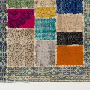 Nowoczesny turecki dywan patchworkowy z wzorem border, ręcznie robiony kolorowy wełniany dywan w stylu boho. NC1235 zdjęcie 5
