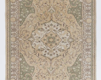 6.4x10 Ft Vintage Hand-knotted Oushak Area Rug with Medallion Design. NY270