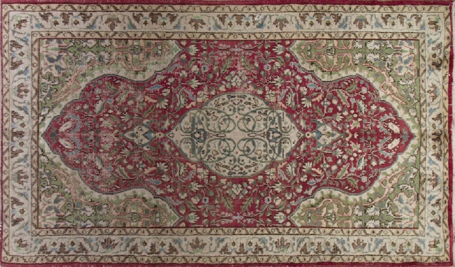5.6x9.4 Ft Vintage Oriental Rug in Red and Green. Handknotted - Etsy