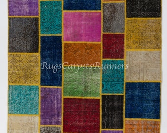 明るく鮮やかな、モダンなトルコ製ハンドメイドパッチワークラグ。贅沢