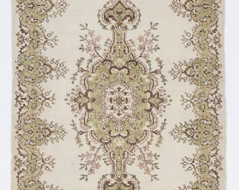 5x8.6 Ft Mid-Century Handmade Turkish Oushak Rug with Medallion Design. NY274
