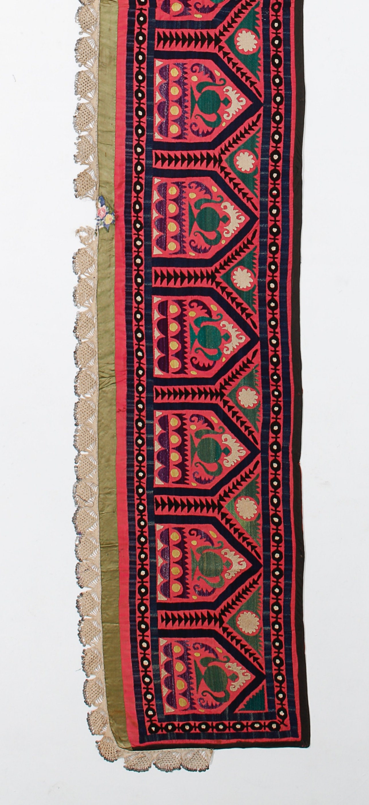 スザニ刺繍　テーブルライナー　ウズベキスタン 1.7 x 12.3フィートのスザニ生地テーブルランナー（レッド