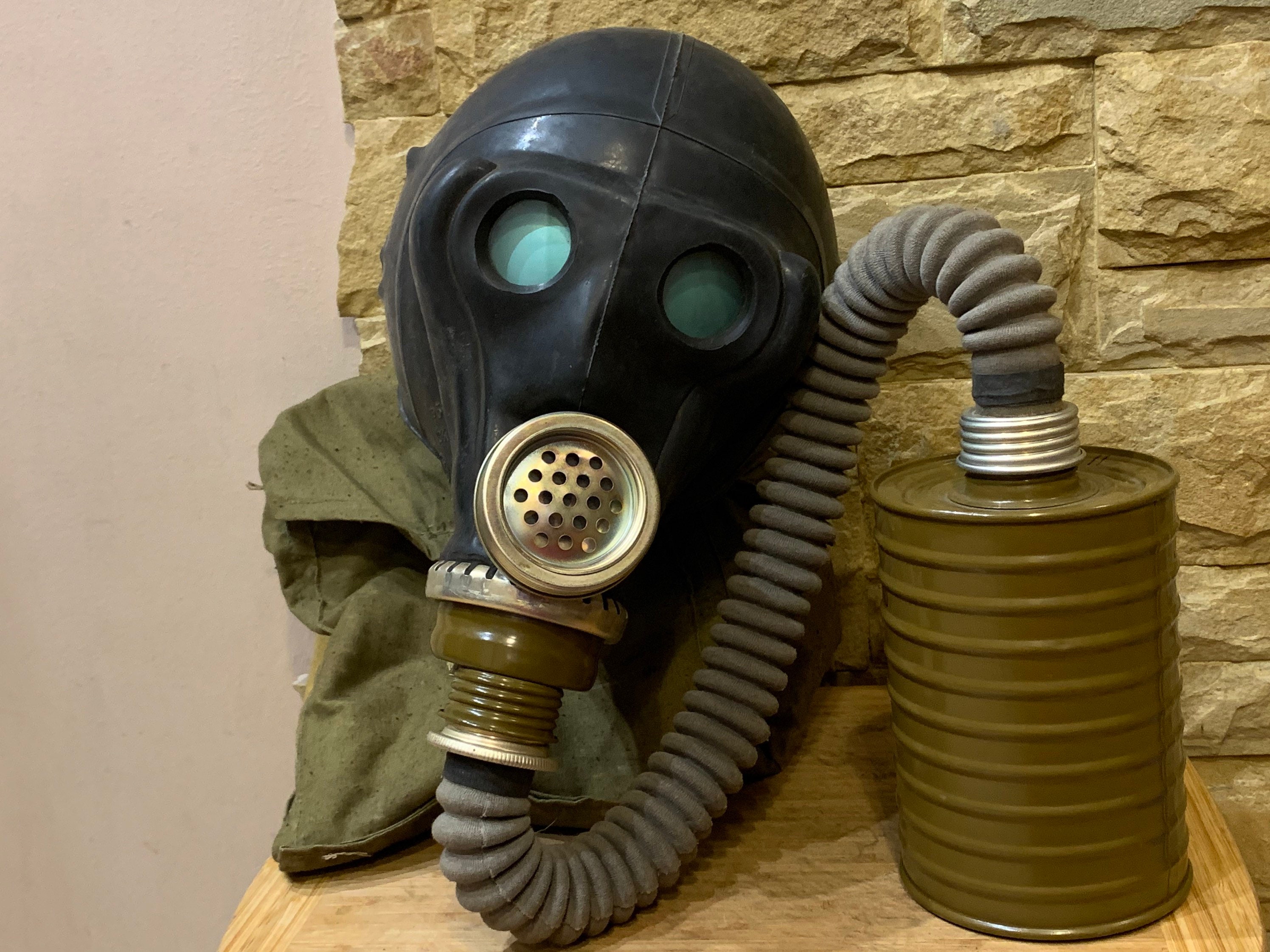 Very Rare Soviet Shms Black Gas Mask – Vintage Cold War Military