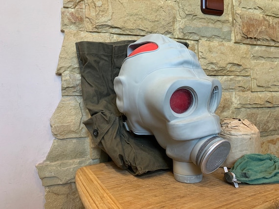 ガスマスク 旧ソ連製 本物 Amazon.co.jp: 【本物】ソ連製 ソビエト軍 ガスマスク 防毒