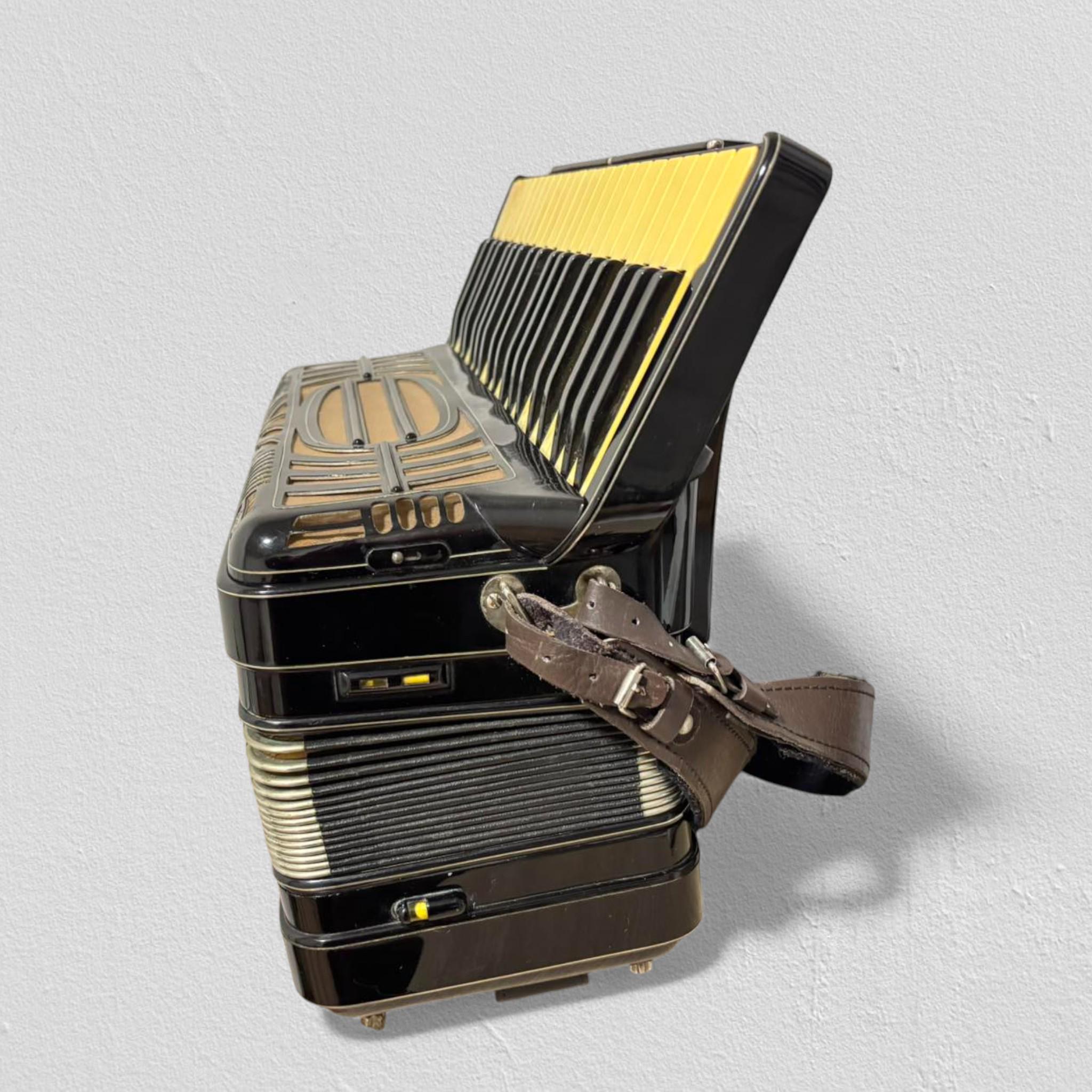 Hohner Tango V アコーディオン – 140 ベース、41 鍵 – ヴィンテージ 