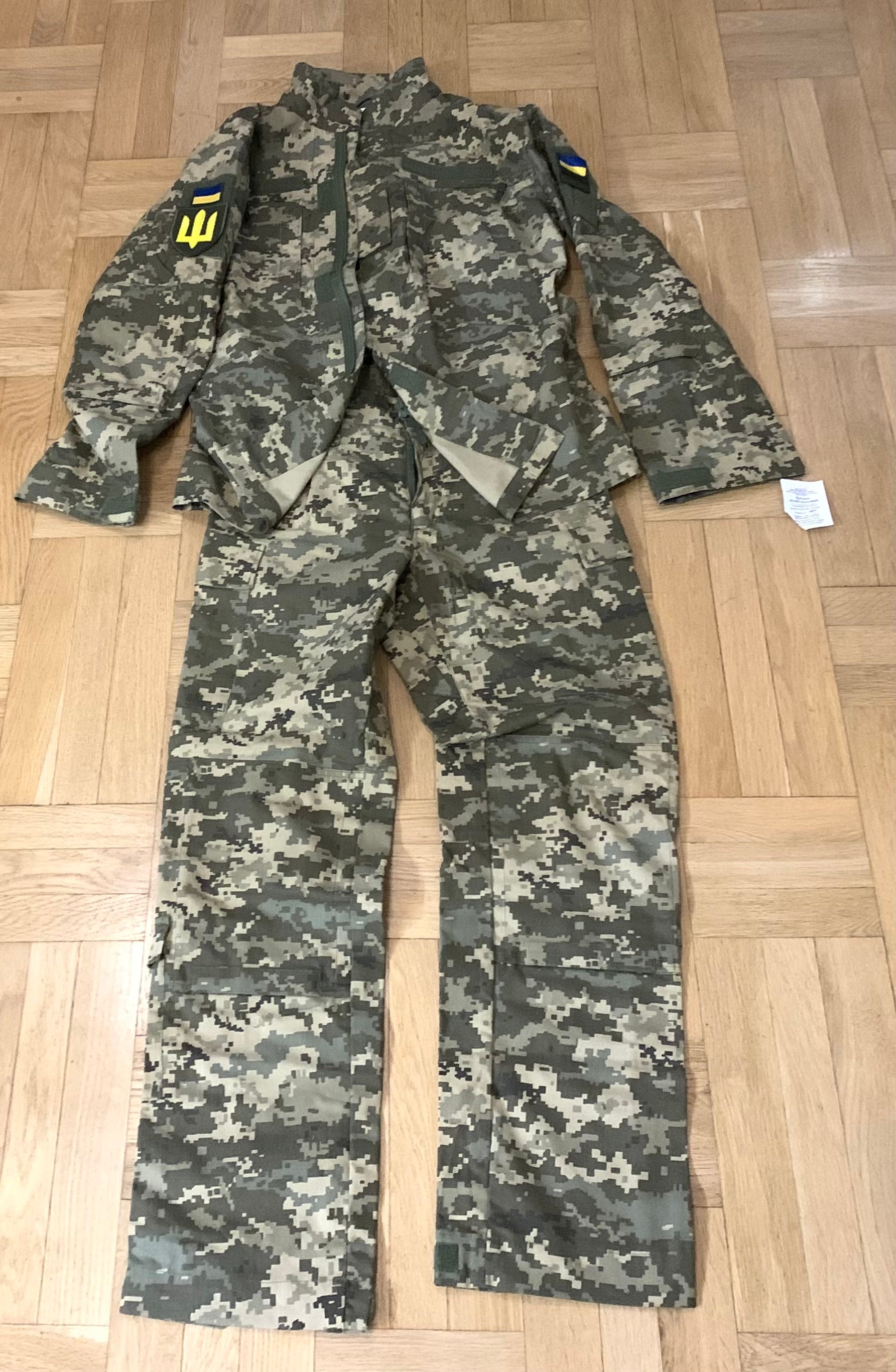 実物ウクライナ軍 迷彩ピクセルカモフラージュ キャスケット