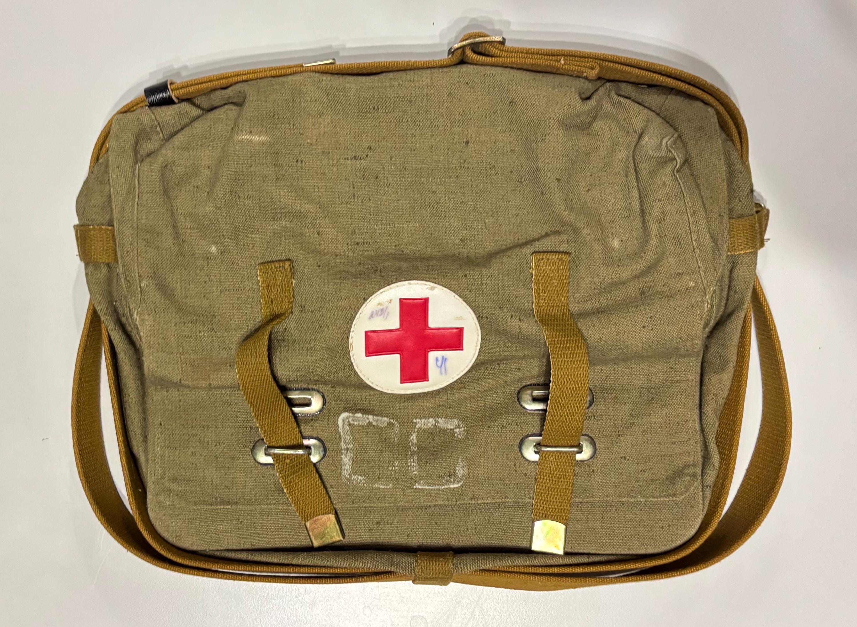 ソ連軍メディカルバック ヴィンテージ ソ連軍 メディックバッグ – 1980年代 野戦医療用