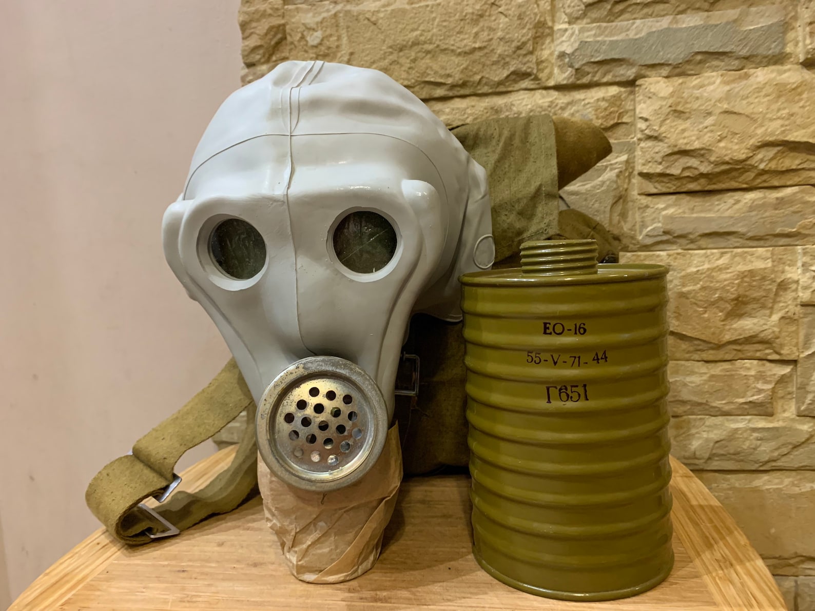 Army gas mask realtymokasin