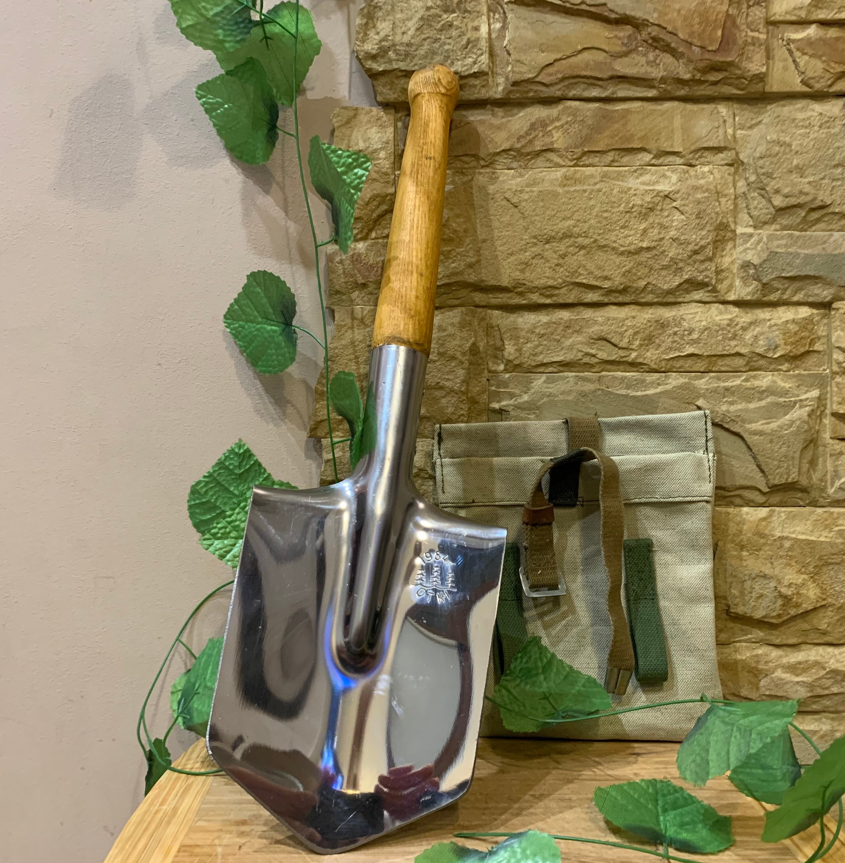 thumbnail image 2 of Titanium Lightweight 6oz Backpacking Outdoor Shovel W/ Removable 16" Handle 2 of 12