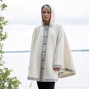 White Woolen poncho with Fair Isle pattern Plain Nordic Icelandic cape on the Norwegian clasps Cozy & Warm Wrap for Women Long mantle coat