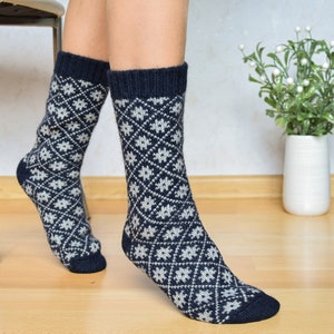 Marineblauwe alpacawollen sokken warme Fair Isle-sokken voor kerst met traditioneel Scandinavisch en IJslands jacquardpatroon voor skiën Woollana