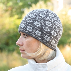 Jacquardbeanie voor mannen en vrouwen Gebreide noordse wollen muts met Fair Isle IJslands patroon Beanie voor skiën in zwarte en grijze kleuren