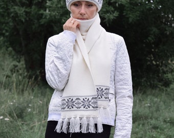 White Woolen Scarf with Tassels Thick Knitted Scandinavian Scarf with gray Nordic Icelandic Fair isle pattern Traditional jacquard Woollana