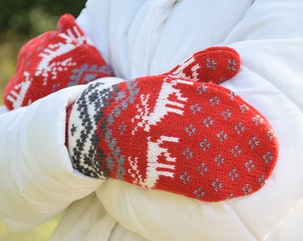 Red Mittens with Deer fleece-lined Nordic woolen Mittens with Fair Isle pattern Bright and Beautiful winter Set accessories Woollana