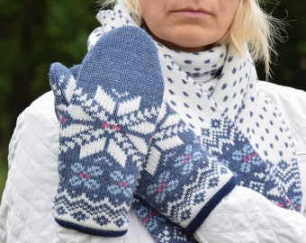 Blue fleece-lined Nordic woolen Mittens with Fair Isle pattern Knitted Mittens from the traditional Jacquard winter set for Men and Women