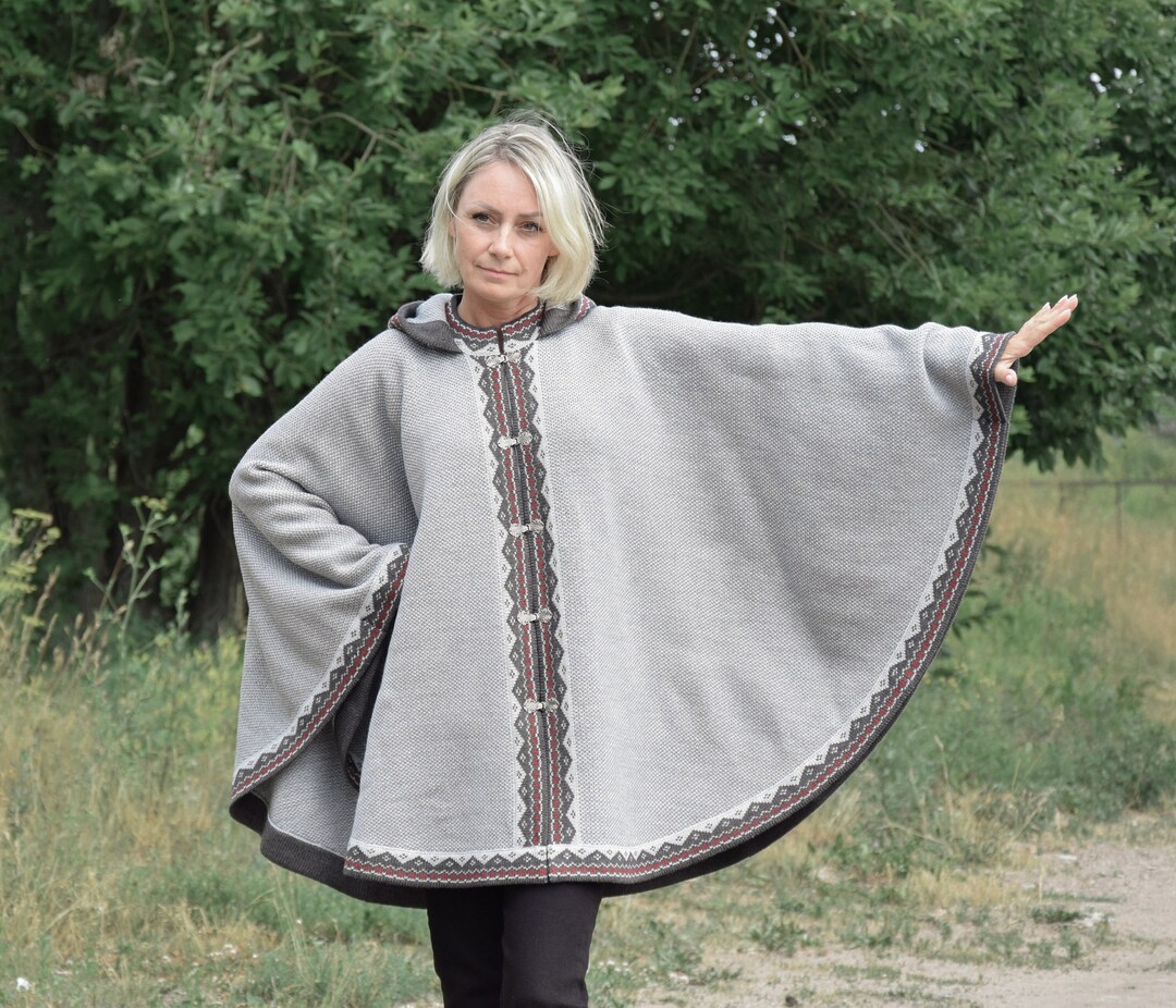 Light Gray Woolen Poncho With Red Fair Isle Pattern Nordic