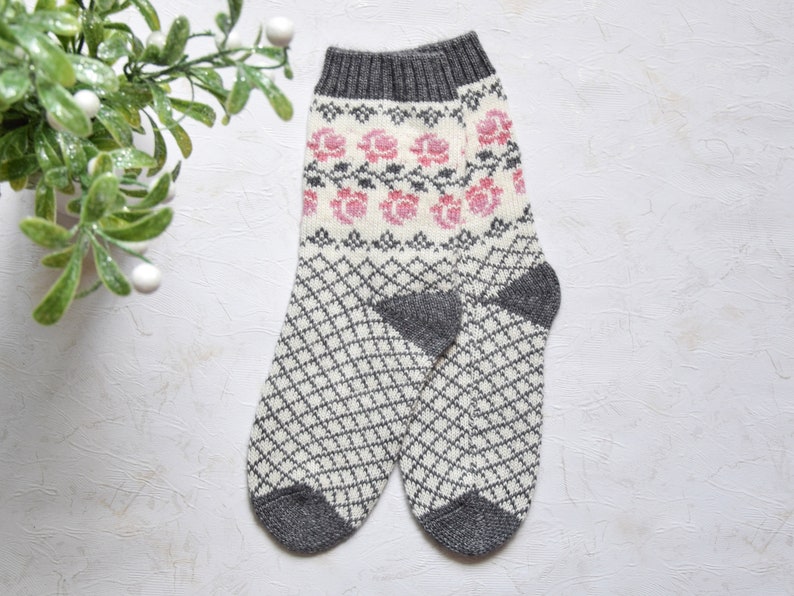 Alpaca Wool Socks with Pink Roses Light Gray Warm Fair Isle socks for home Nordic Icelandic patterns for skiing Scandinavian style Woollana image 7