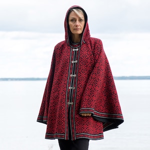 Gray Woolen poncho with Fair Isle pattern Nordic Icelandic cape for cold days on the Buttons Big Hooded Cardigan for Women Woollana Red