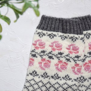 Alpaca Wool Socks with Pink Roses Light Gray Warm Fair Isle socks for home Nordic Icelandic patterns for skiing Scandinavian style Woollana image 8